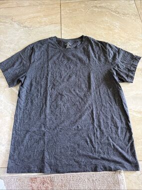 Fabletics Men's Short Sleeve Crew Tee in Charcoal